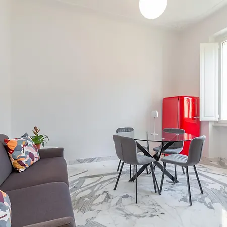 Authentic Prati Living Apartment